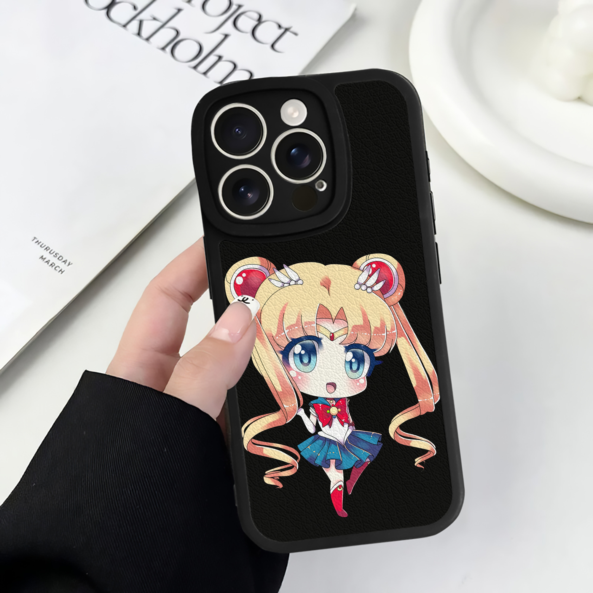 （画像用） 美少女戦士セーラームーン 月野 うさぎ つきの うさぎ Sailor Moon Tsukino Usagi 【iPhone 16シリーズ対応】シリコンスマホケース（レザー調） 材質：シリコン